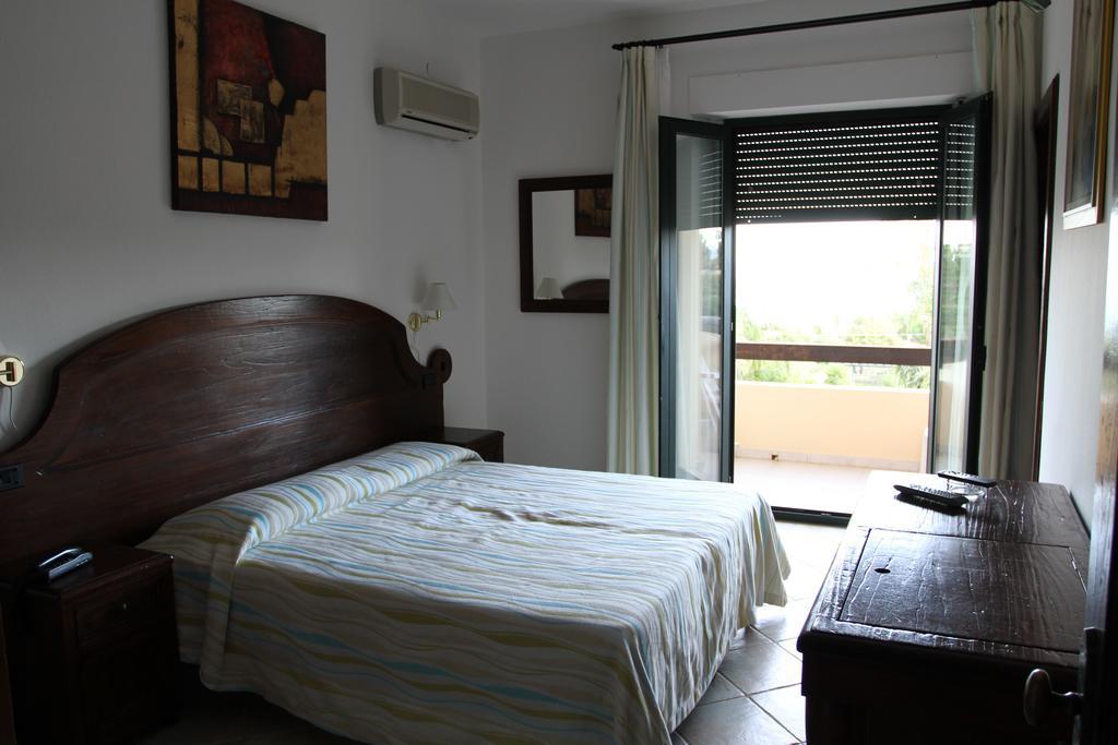 Hotel Mediterraneo Santa Maria Navarrese Room photo